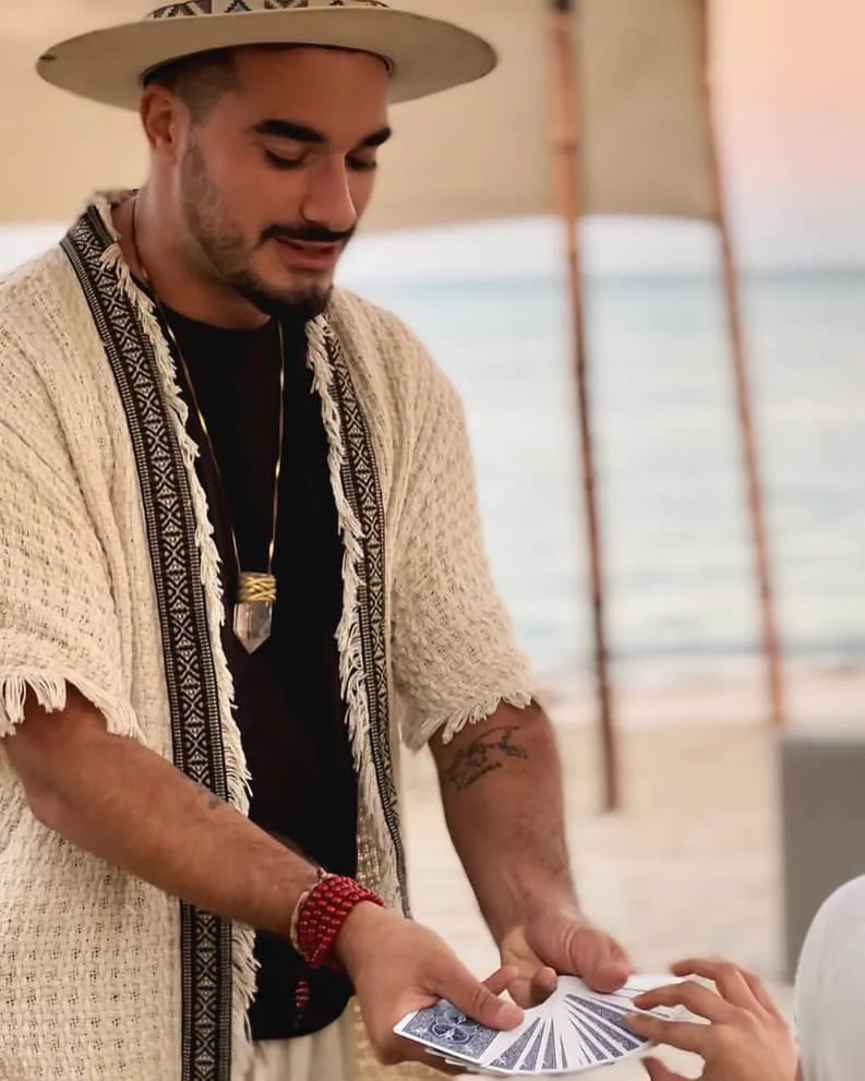 Ariel Hamui — Hoteles y cruceros